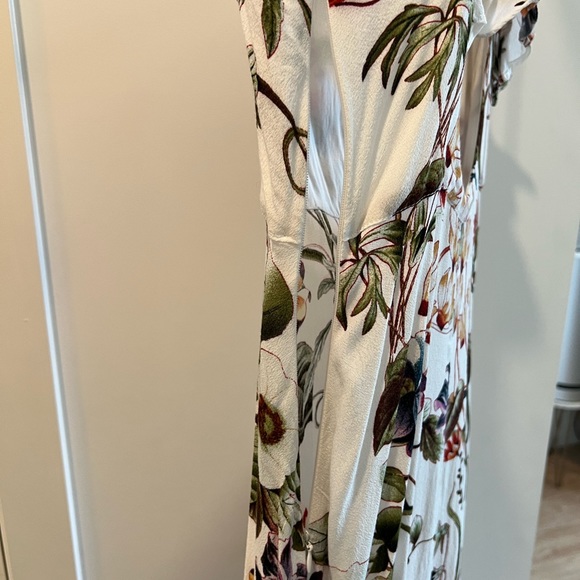 Colorful floral dress by Los Angelas Designer - Picture 5 of 6